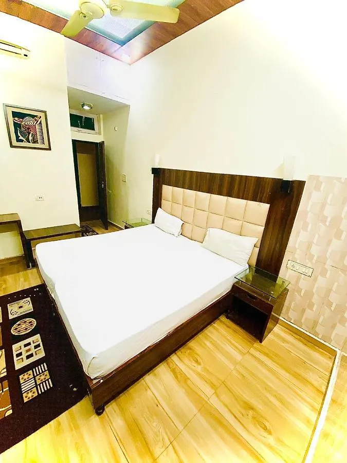 Hotel Premium White House Agra  0*, Agra (Uttar Pradesh)